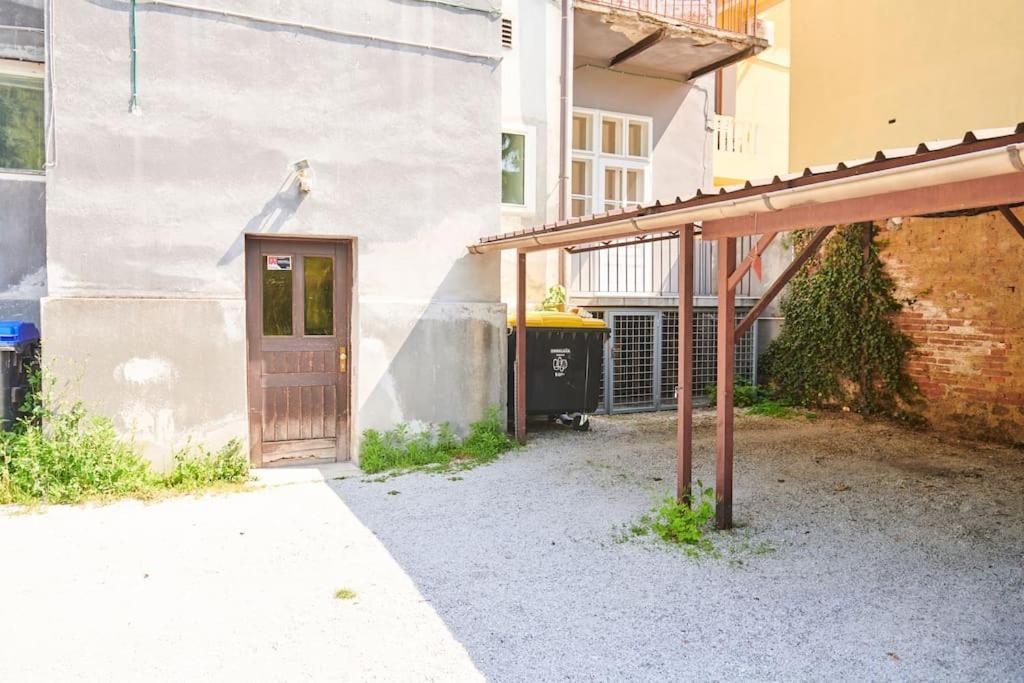 White Bliss Hideaway Apartment Ljubljana Luaran gambar